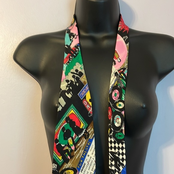 Nicole Miller Vintage 1991 Music Records Jazz Band Silk Necktie Tie - Picture 3 of 15